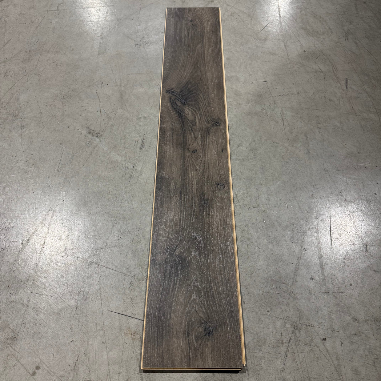 Mohawk Premium Laminate - Gray Thistle Oak - 8 MM