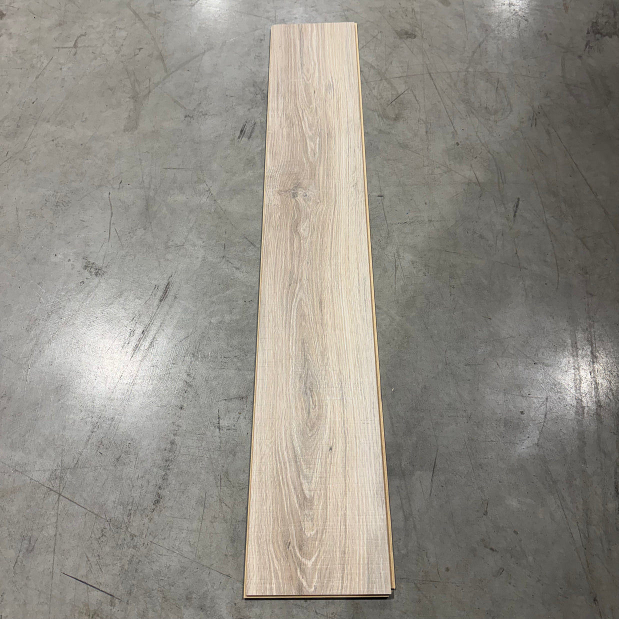 Mohawk Premium Laminate - Waterlily Oak - 8 MM