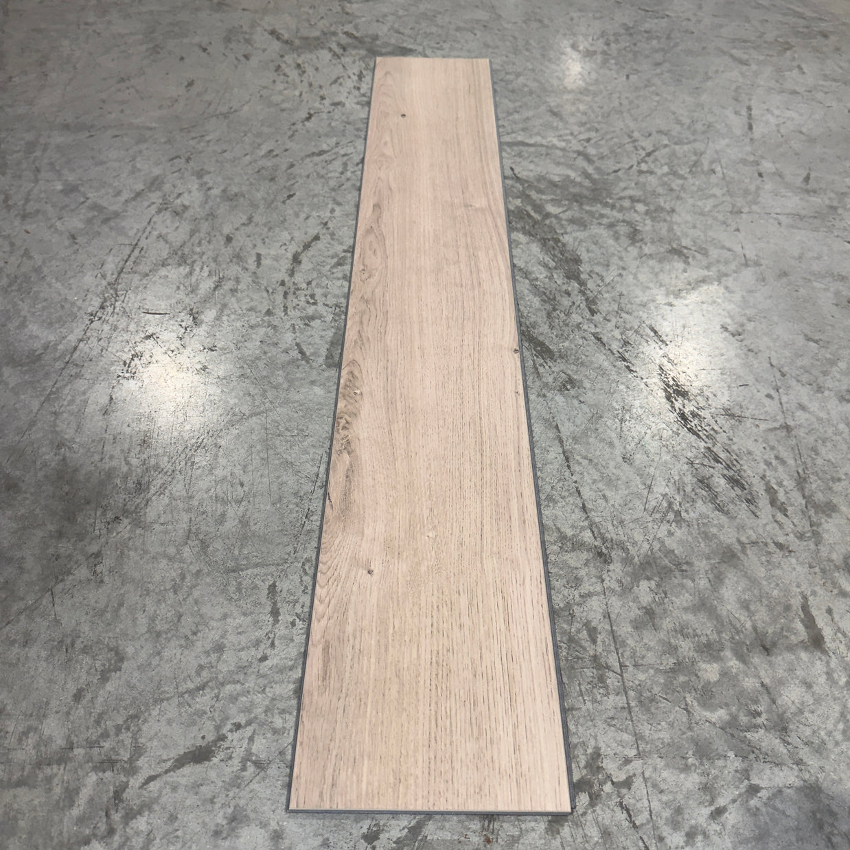 Mohawk LVP Flooring 941 - 5MM - Single plank showing full length and width
