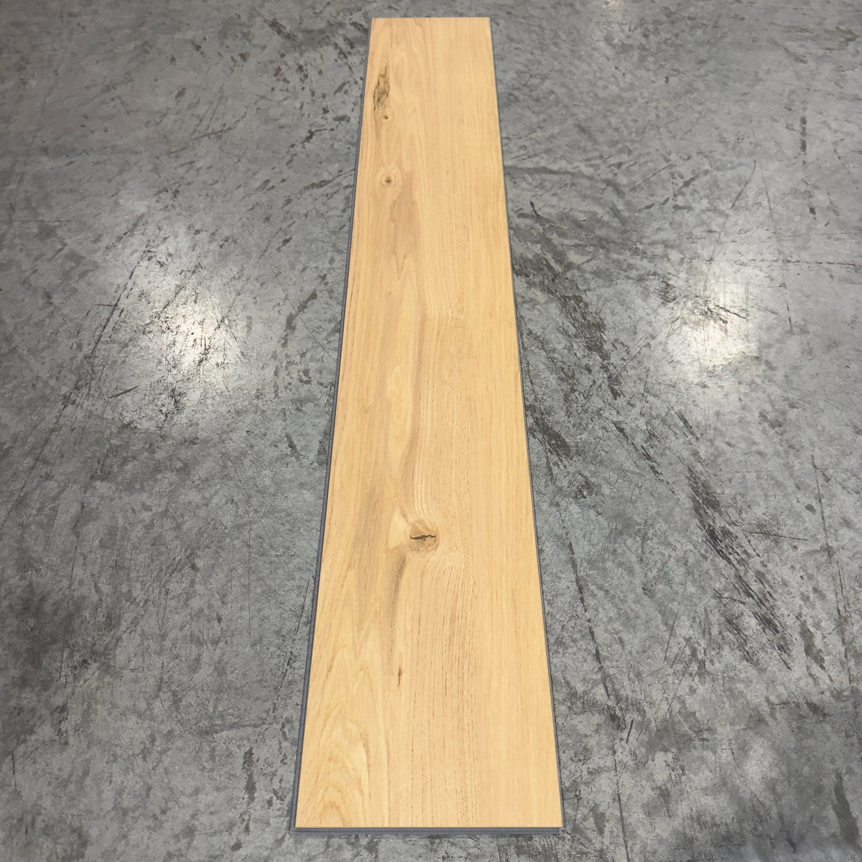 Mohawk LVP Flooring 465 - 5MM - Single plank showing full length with prominent knots and golden grain detail