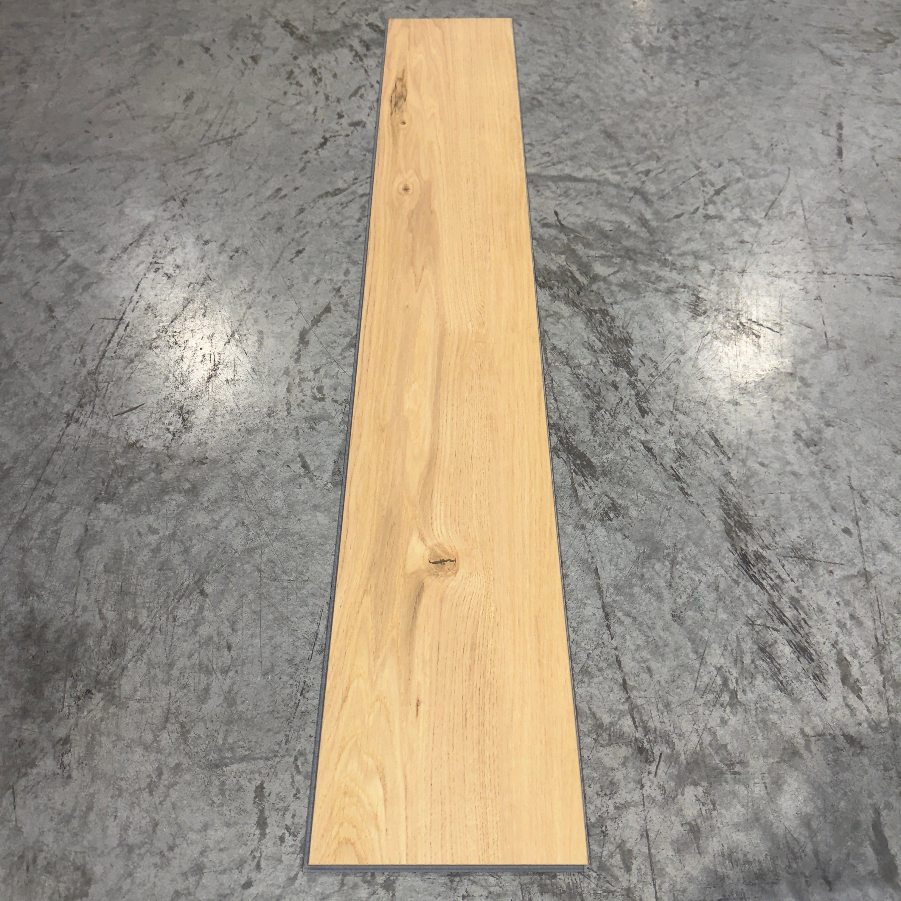 Mohawk LVP Flooring 465 - 5MM - Single plank showing full length with prominent knots and golden grain detail