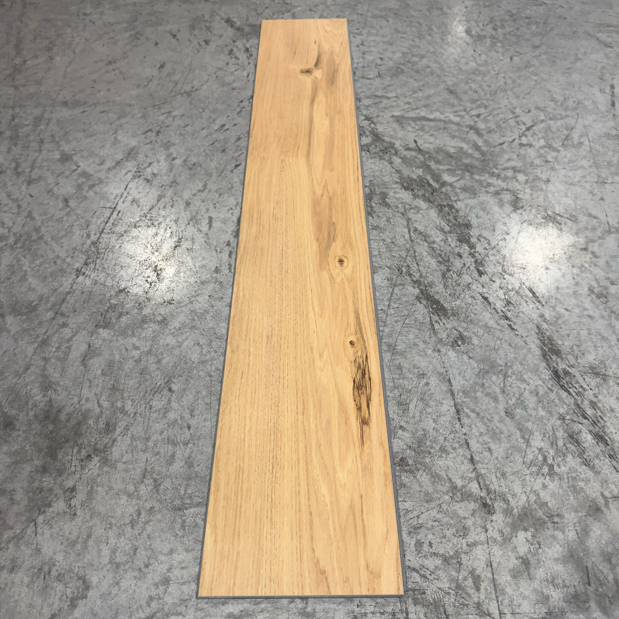 Mohawk LVP Flooring 567 - 5MM - Single plank showing full length with open grain pores and dark mineral-filled knot detail