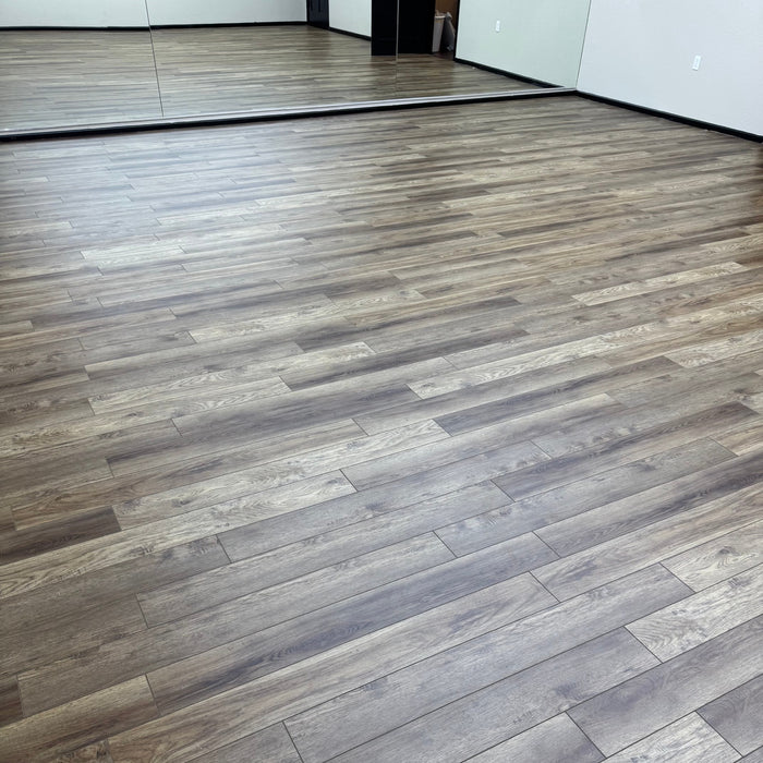 Real Floorstock customer flooring install